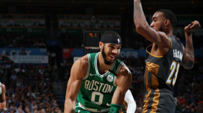 更彰显了中 更彰显了中