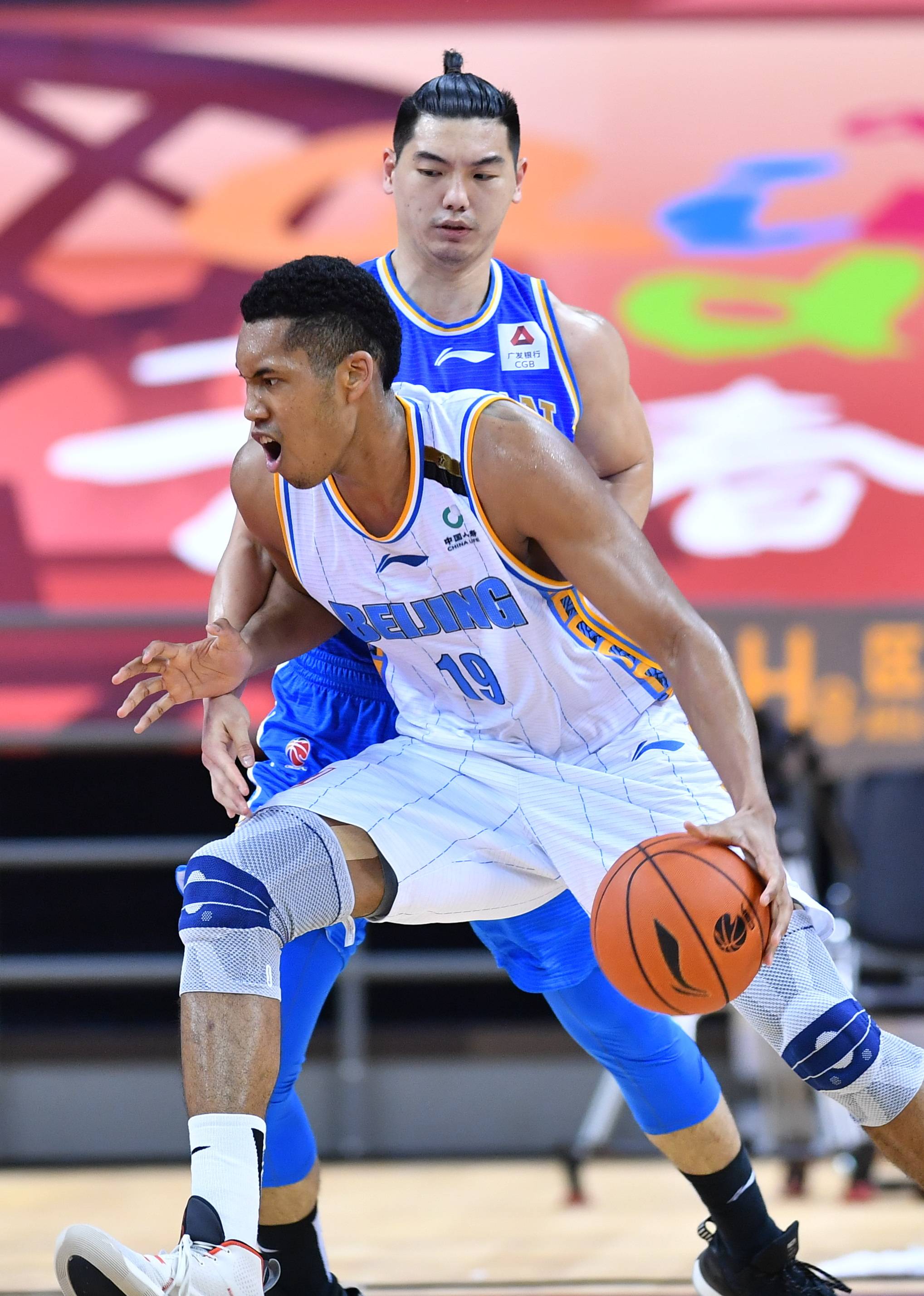 更是一个新 更是一个新